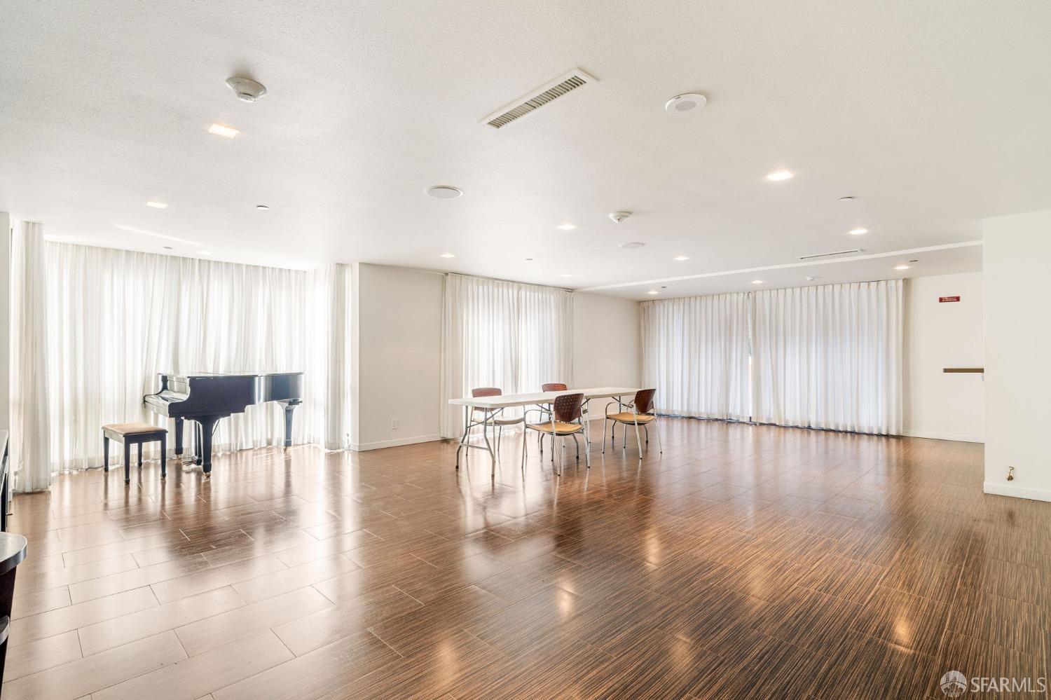 101 Lombard Street Unit: 116E