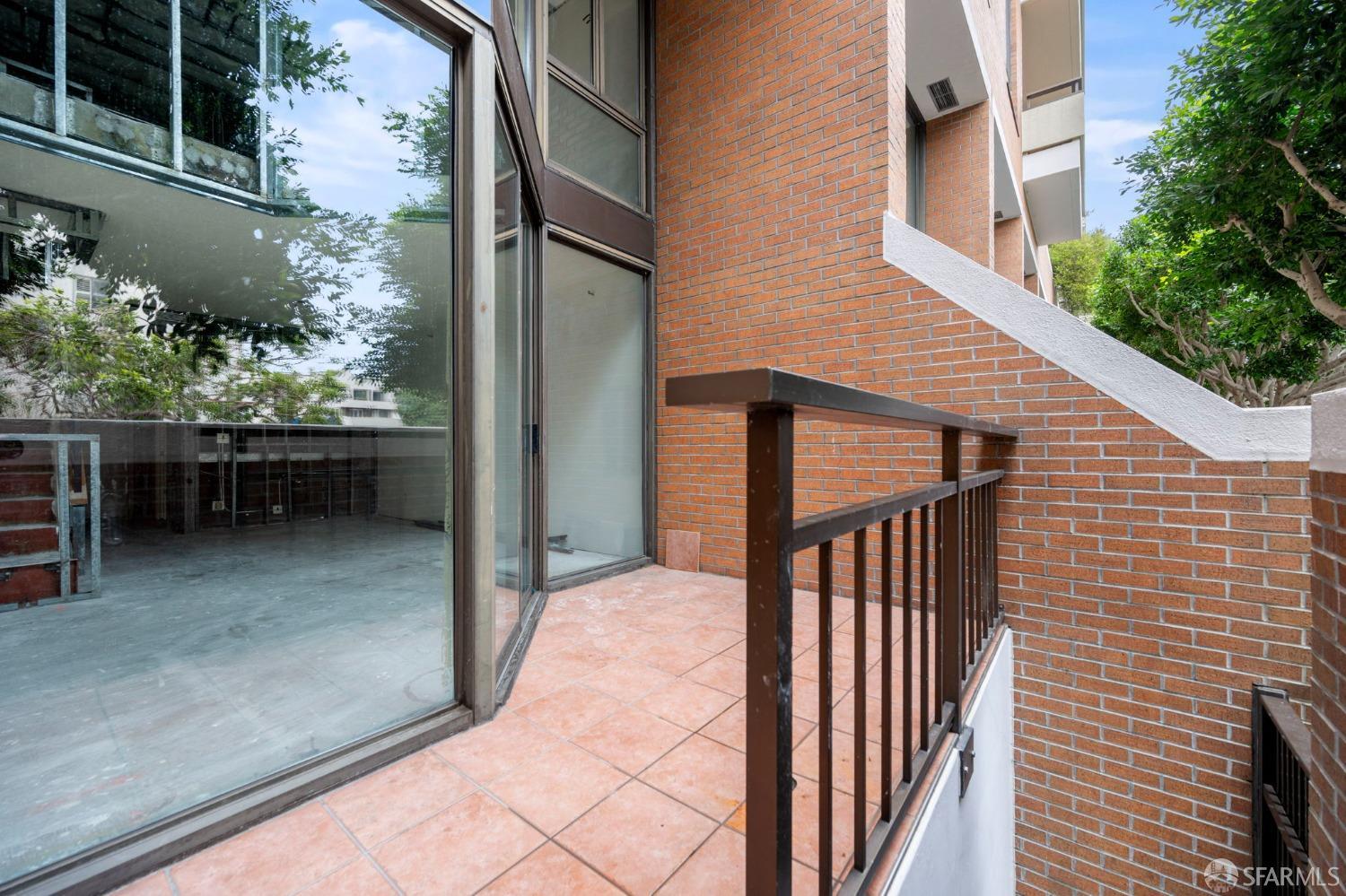 101 Lombard Street # 11e