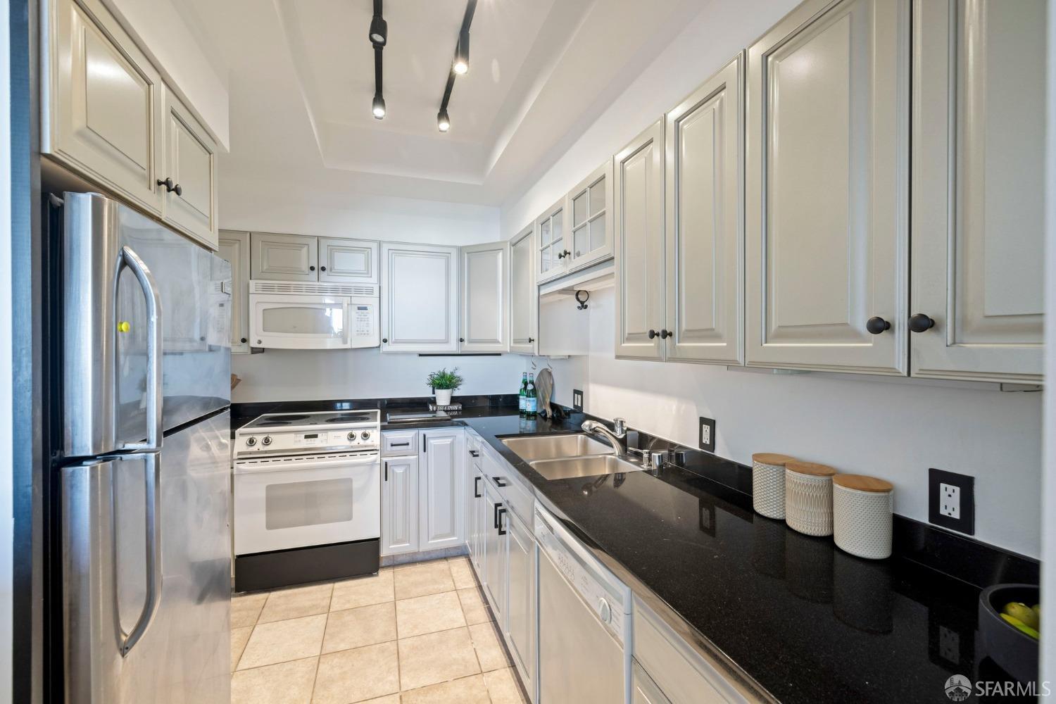 101 Lombard Street # 803W