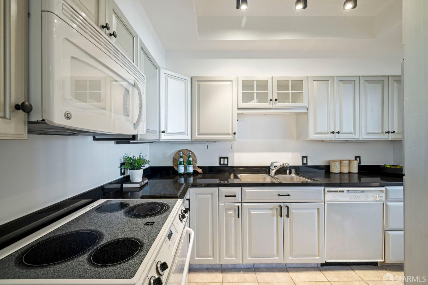 101 Lombard Street # 803W