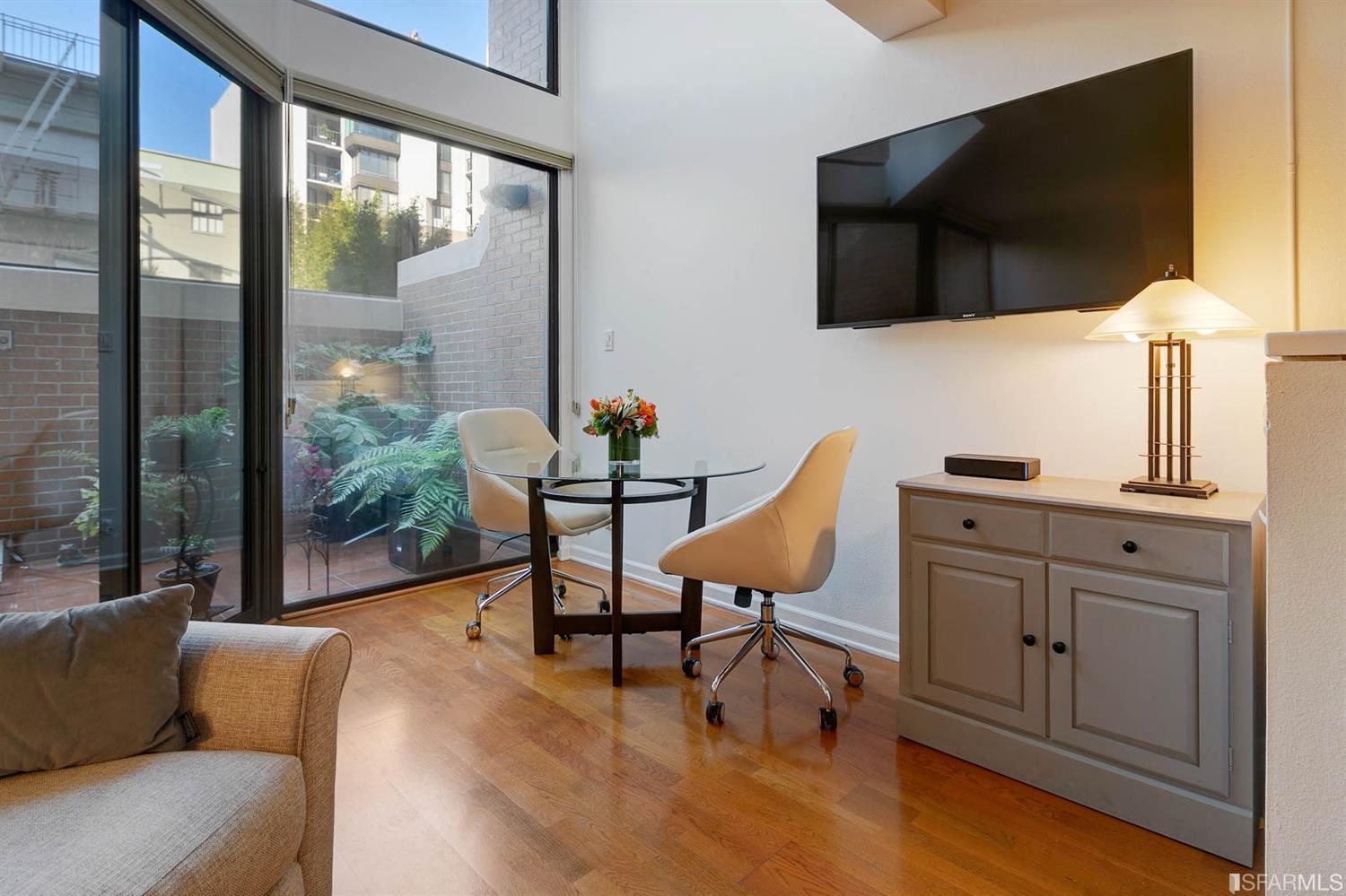 101 Lombard Street # 28