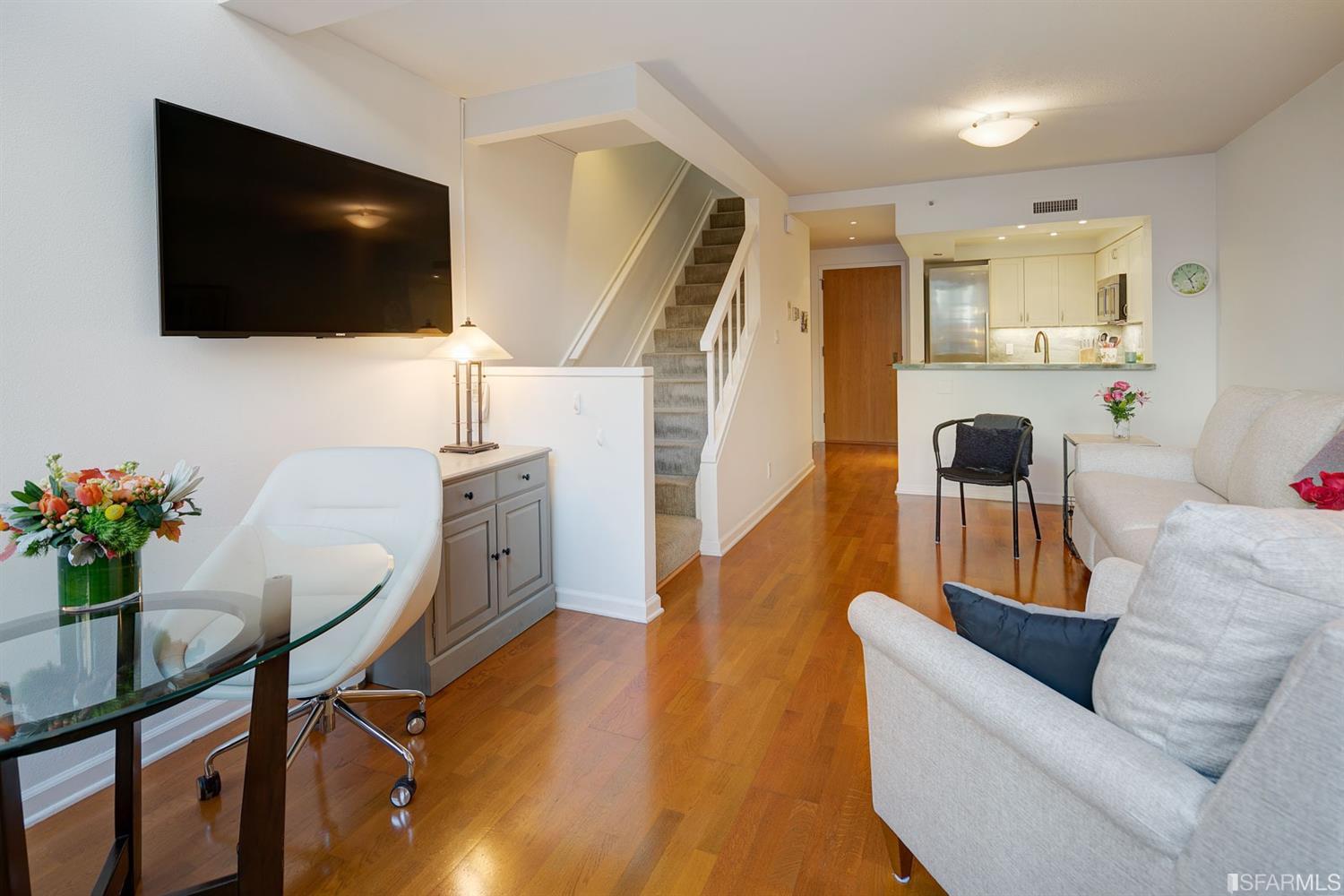 101 Lombard Street # 28