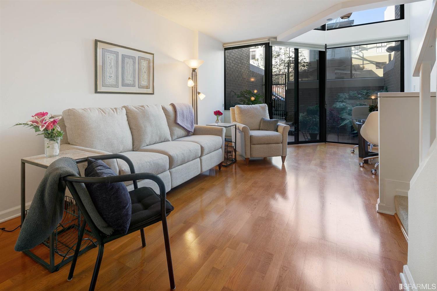 101 Lombard Street # 28