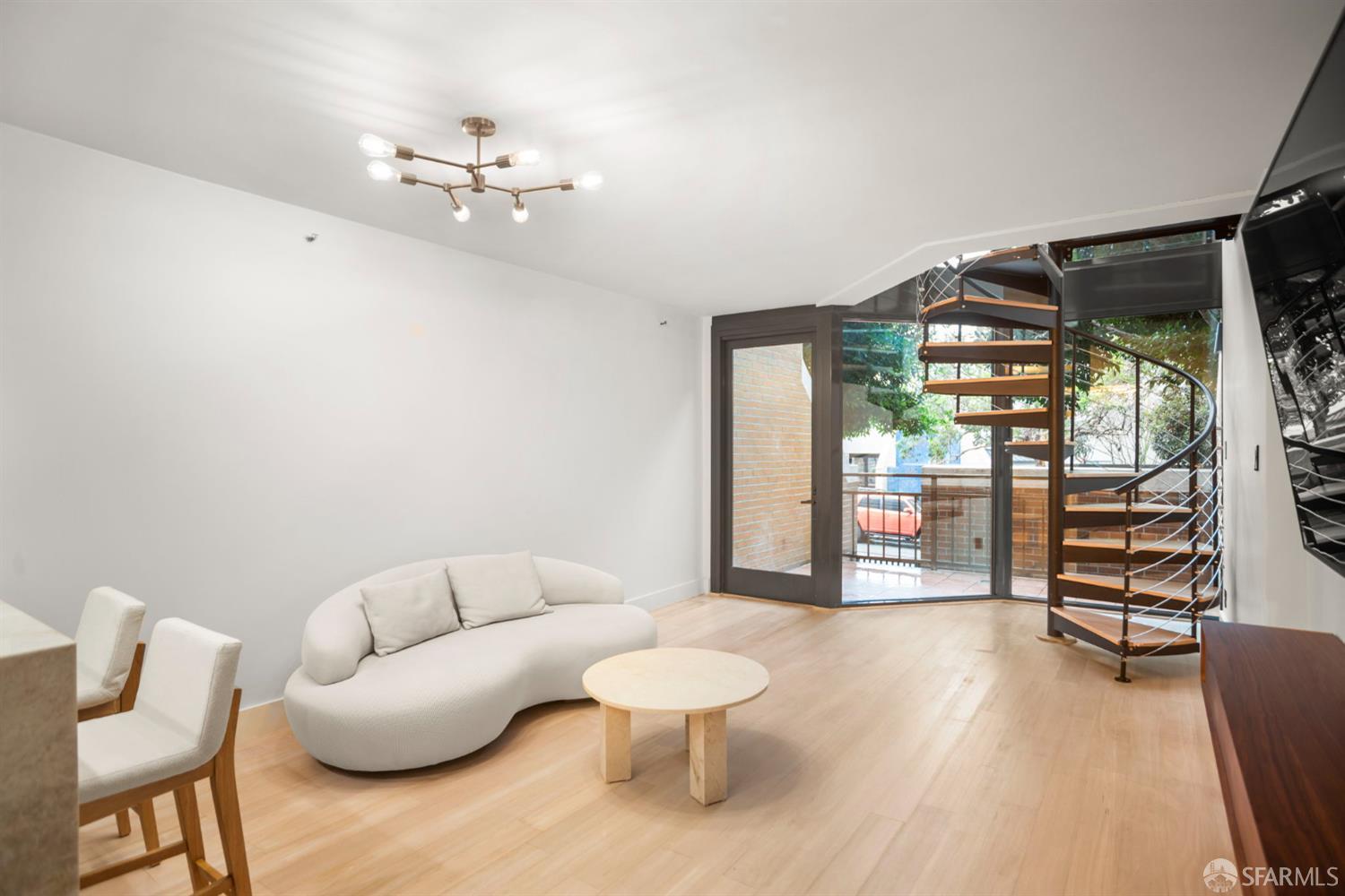 101 Lombard Street # 11