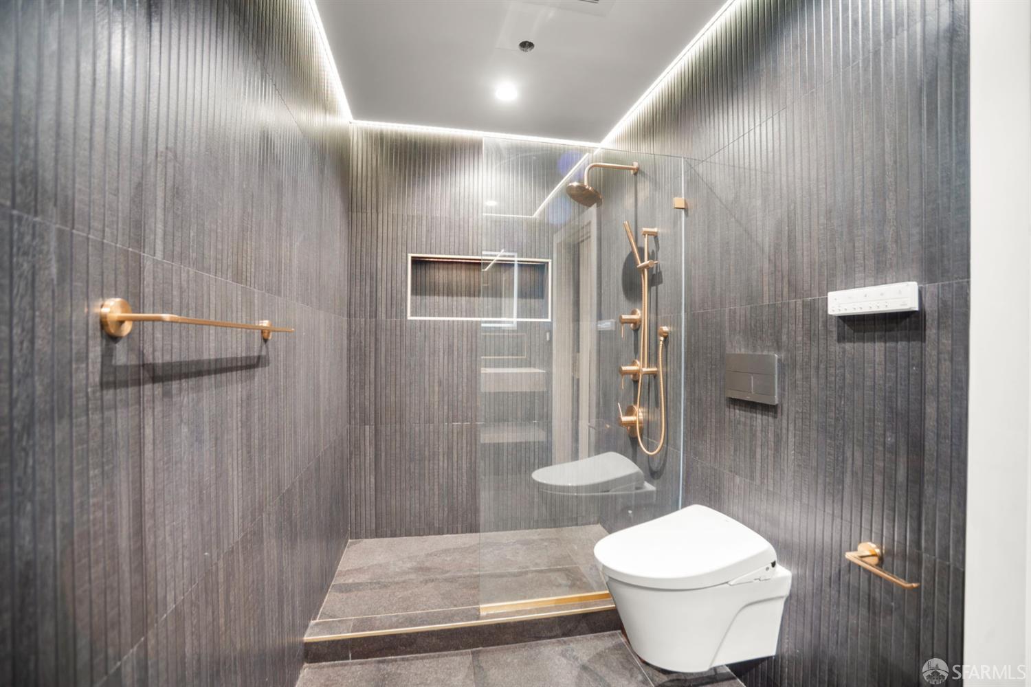 101 Lombard Street # 11