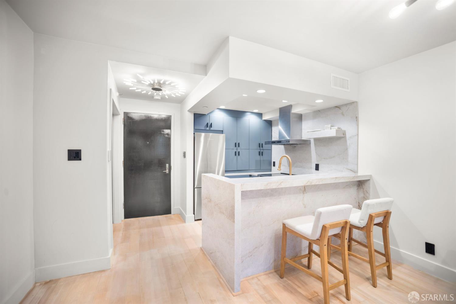 101 Lombard Street # 11