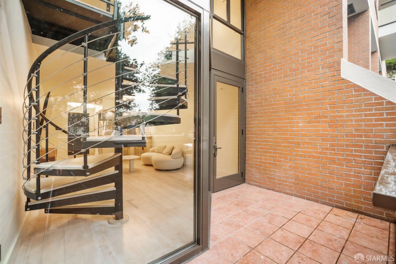 101 Lombard Street # 11