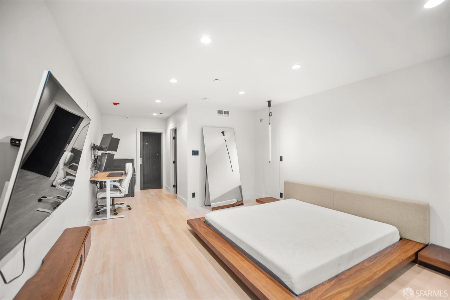 101 Lombard Street # 11