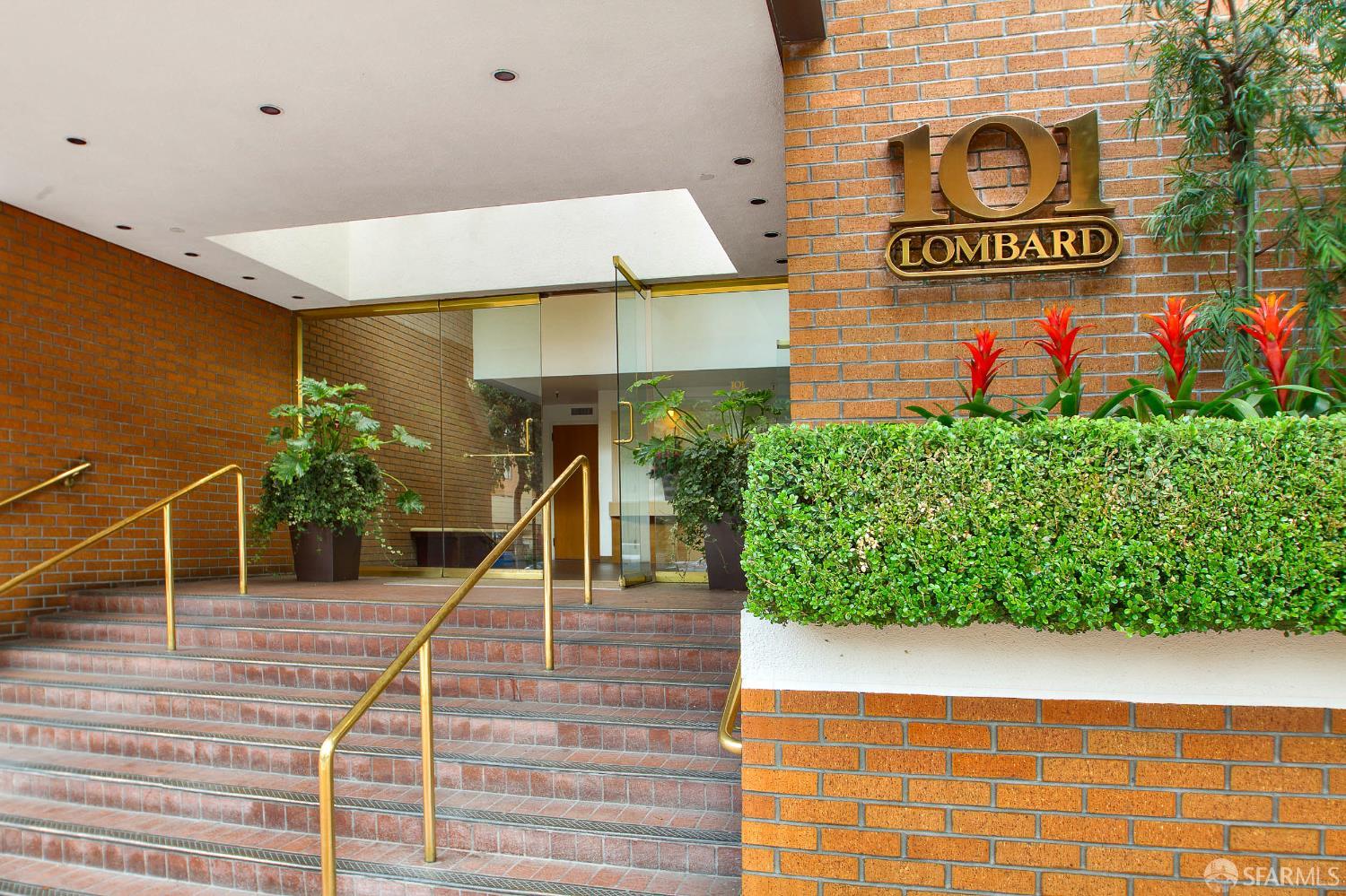 101 Lombard Street # 11