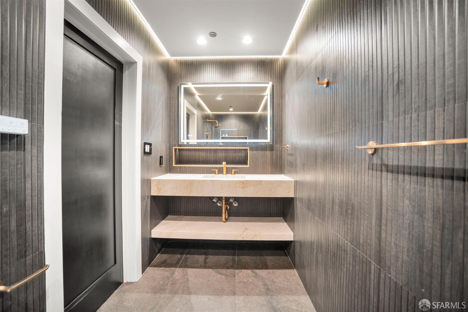 101 Lombard Street # 11