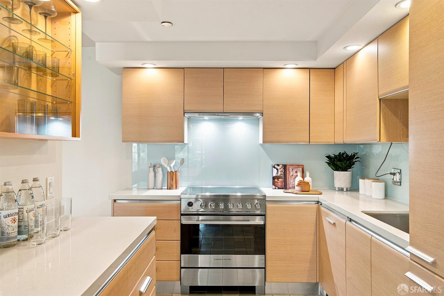 101 Lombard Street # 303W
