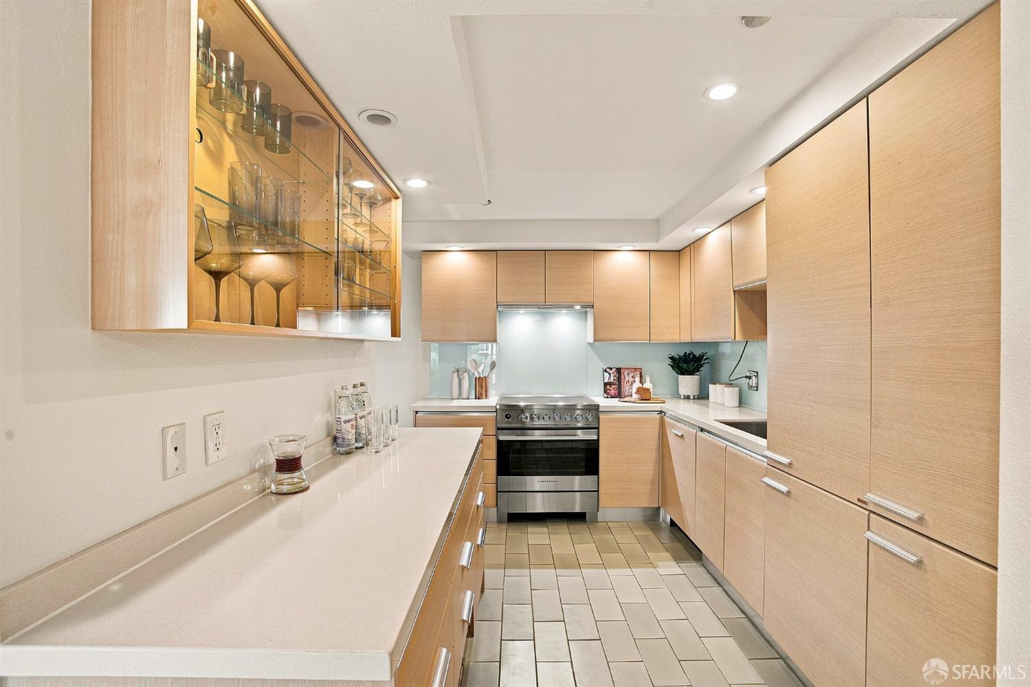 101 Lombard Street # 303W