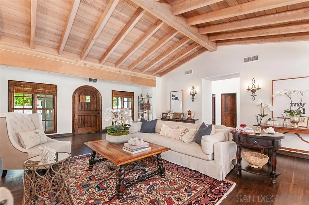 17523 Avenida Peregrina