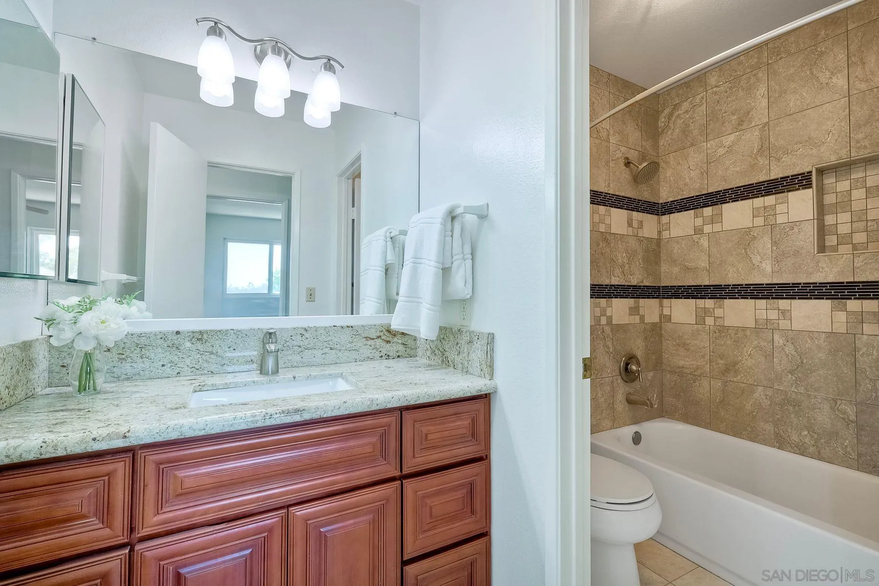 10220 Avenida Magnifica