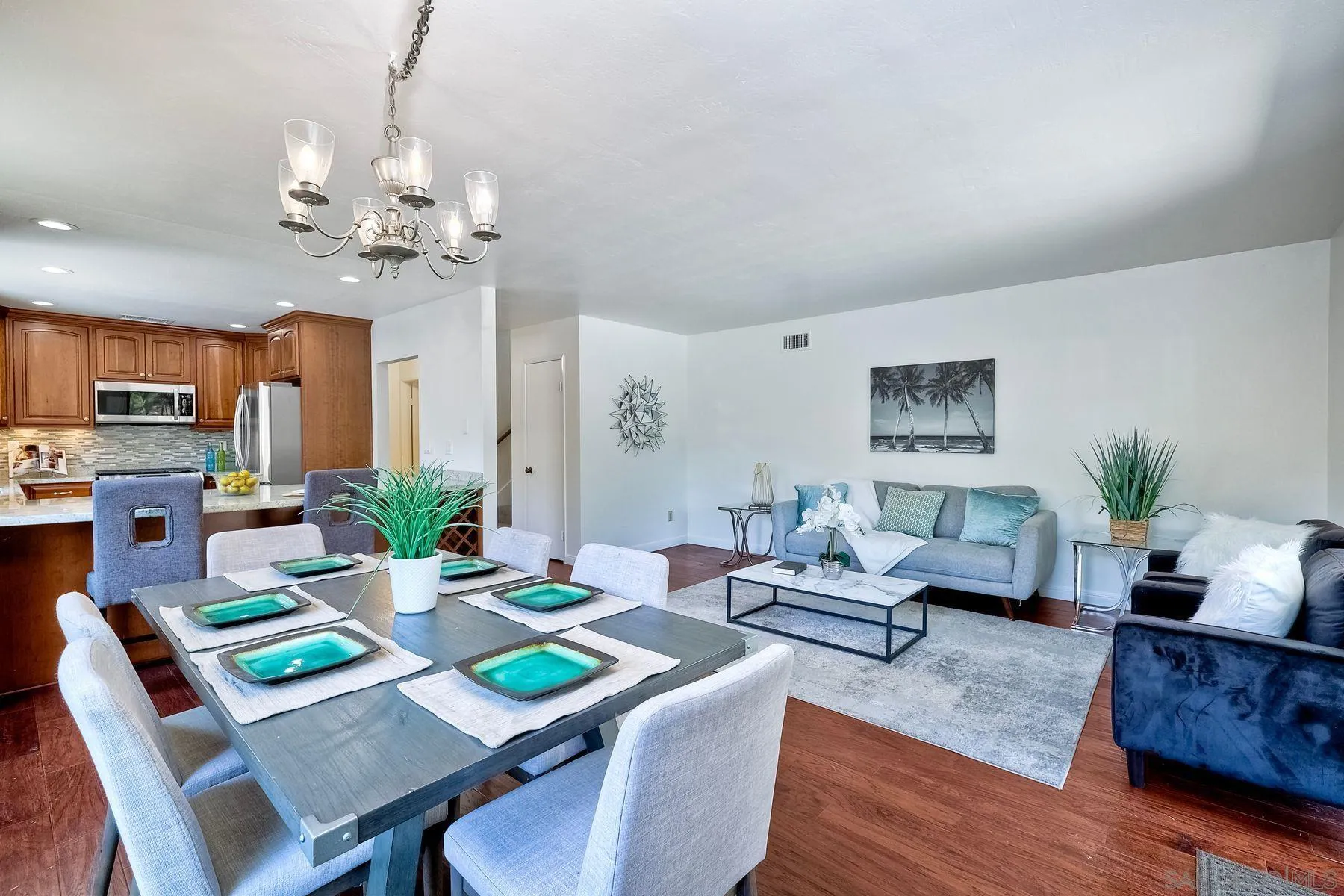 10220 Avenida Magnifica