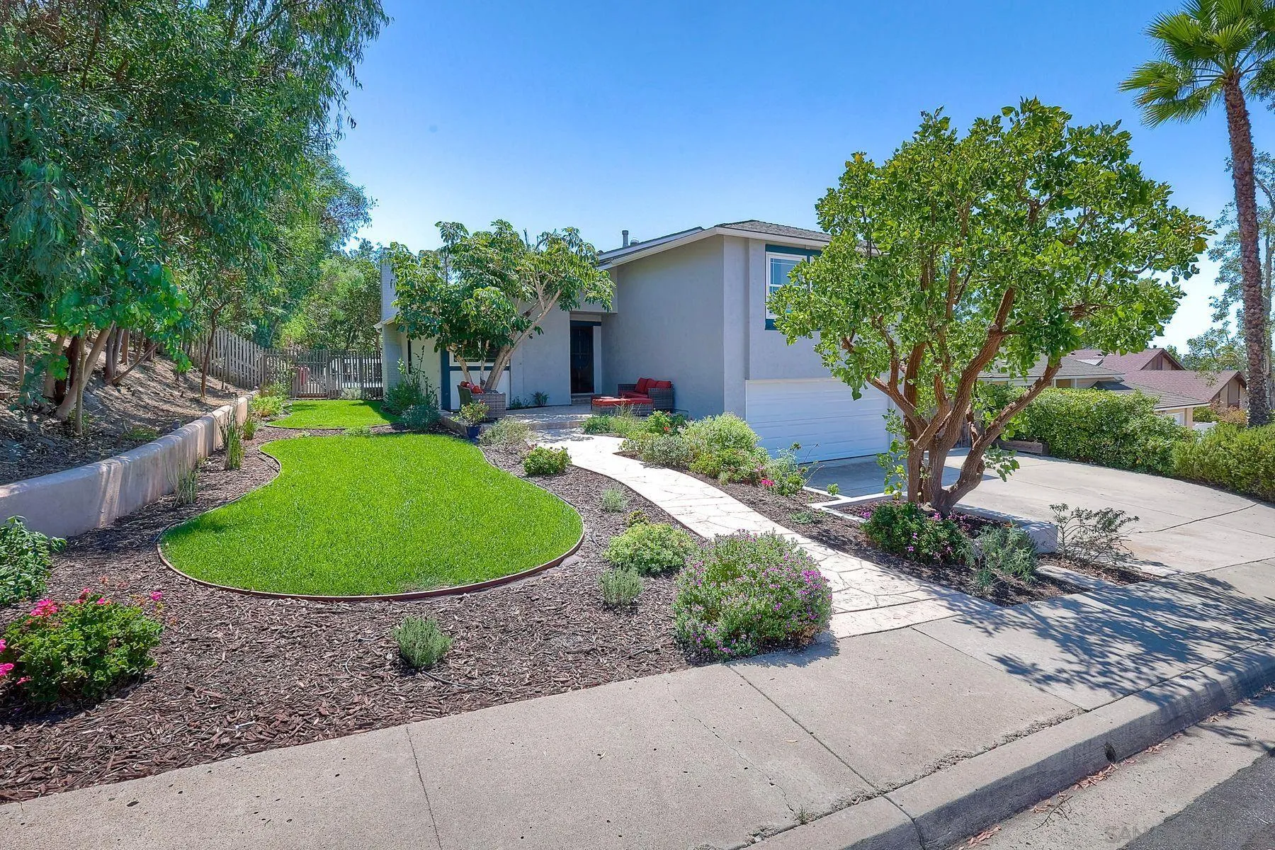 10220 Avenida Magnifica