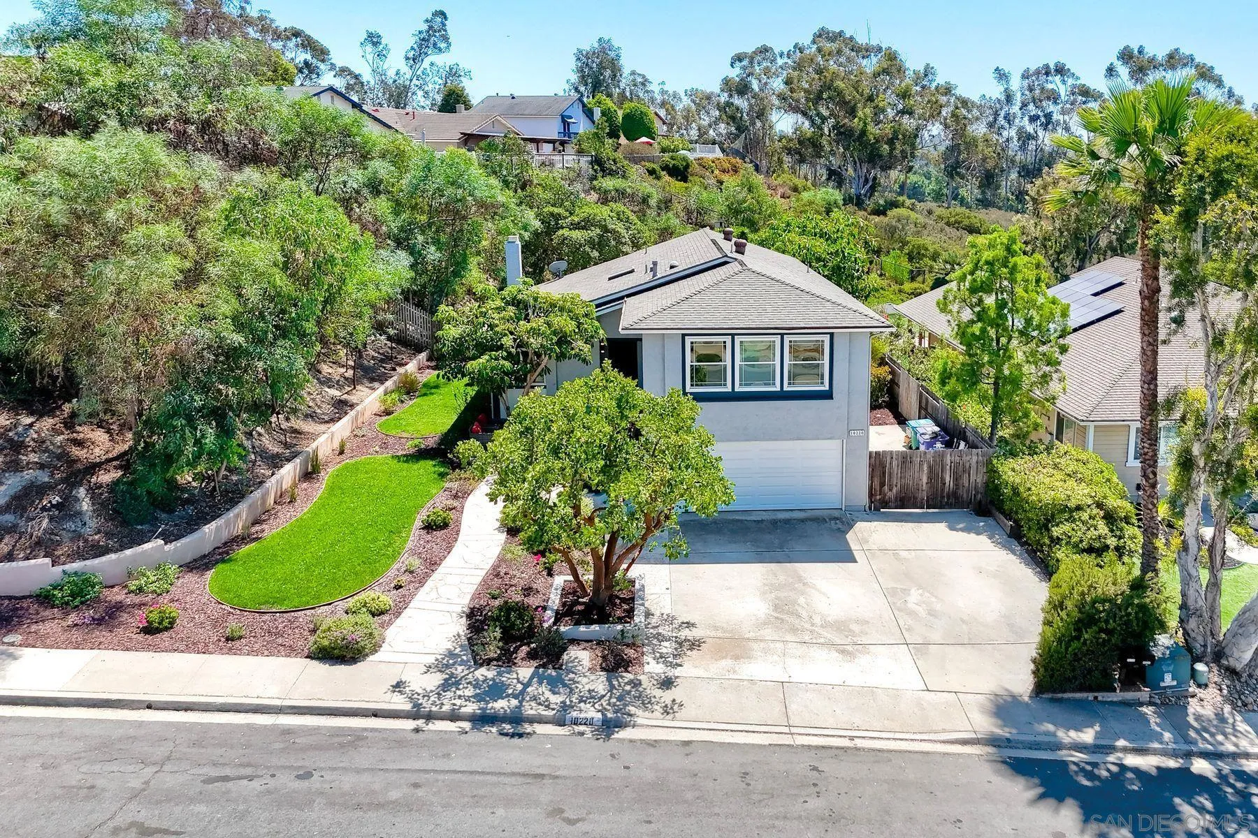 10220 Avenida Magnifica
