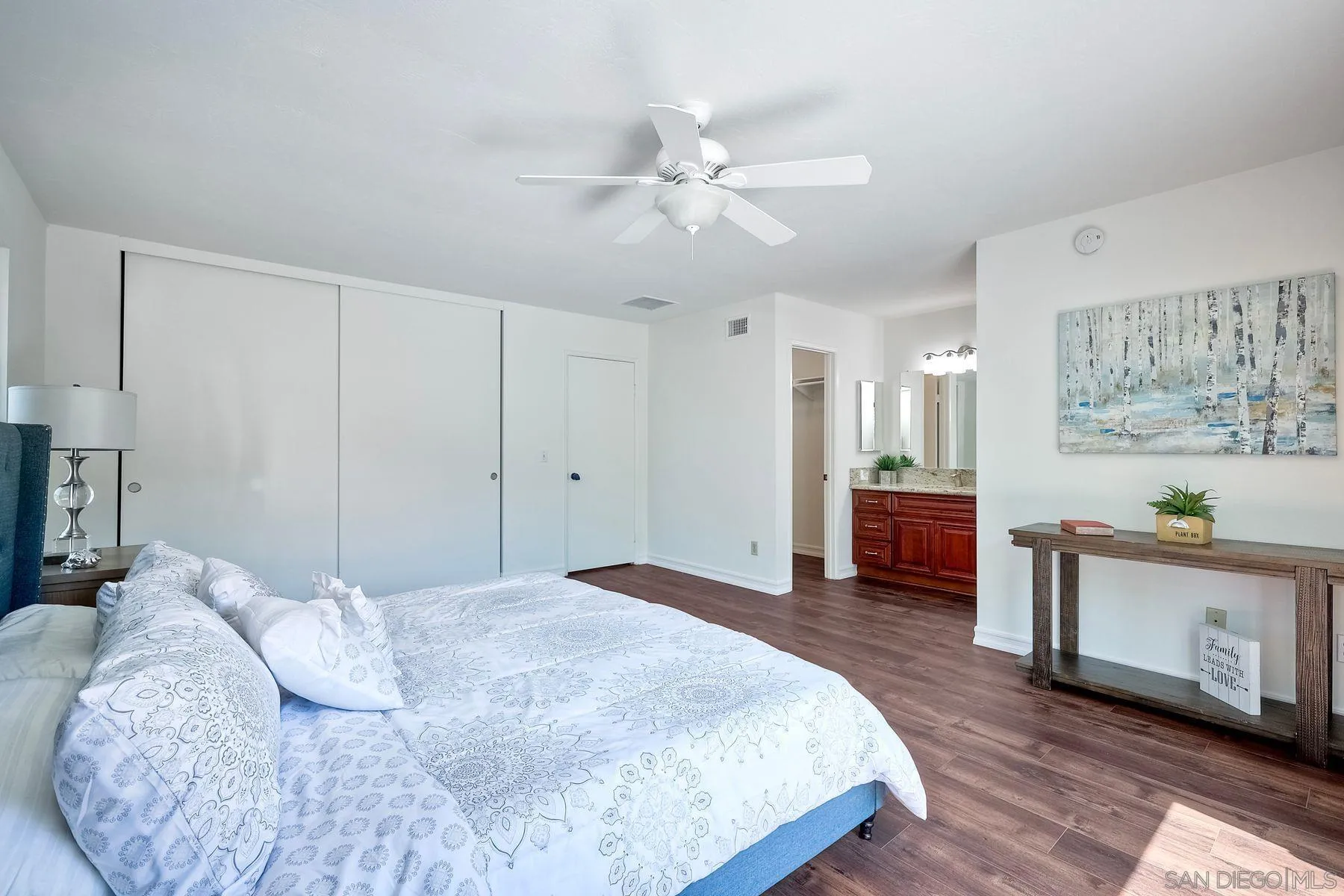 10220 Avenida Magnifica