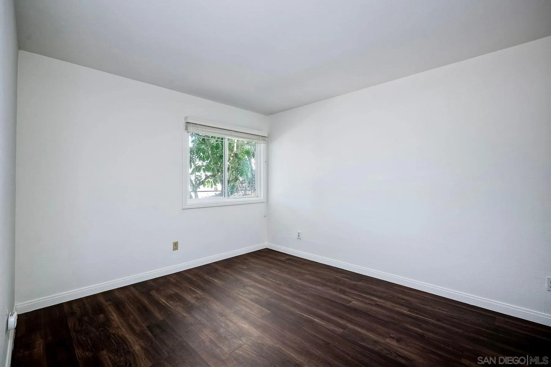 10220 Avenida Magnifica