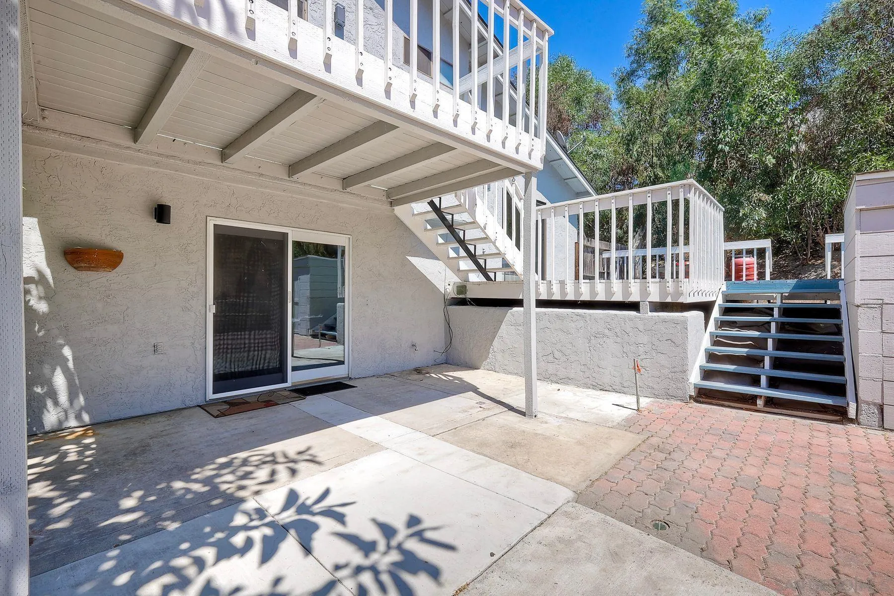 10220 Avenida Magnifica