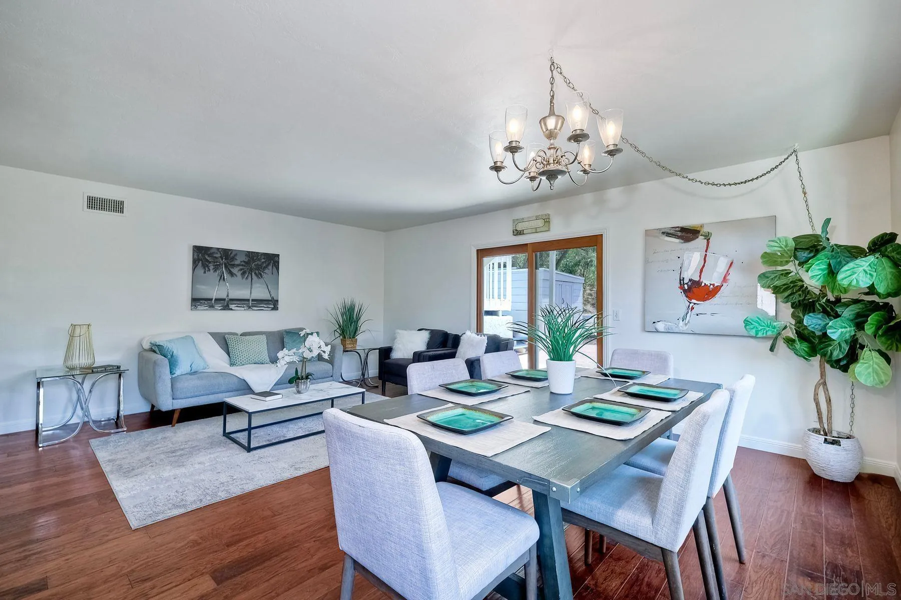10220 Avenida Magnifica