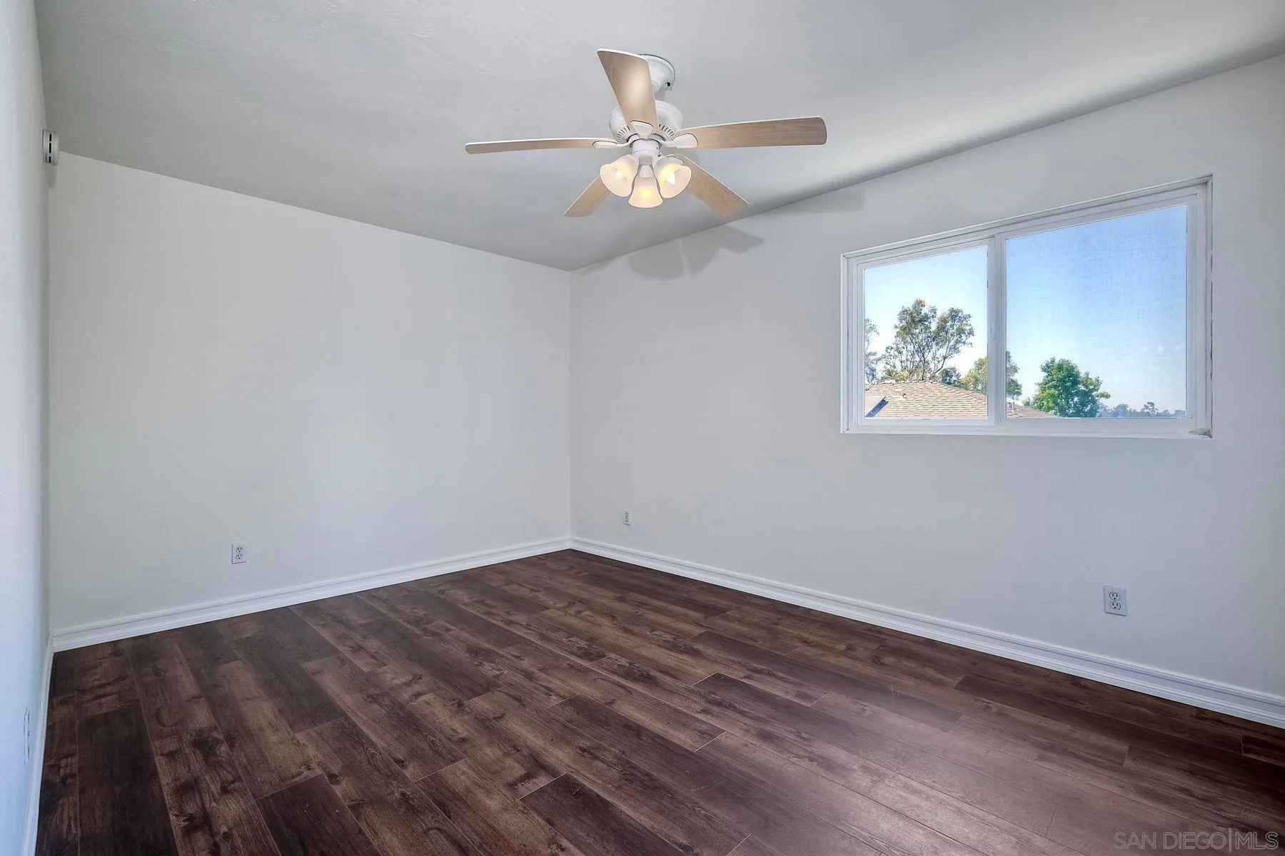10220 Avenida Magnifica