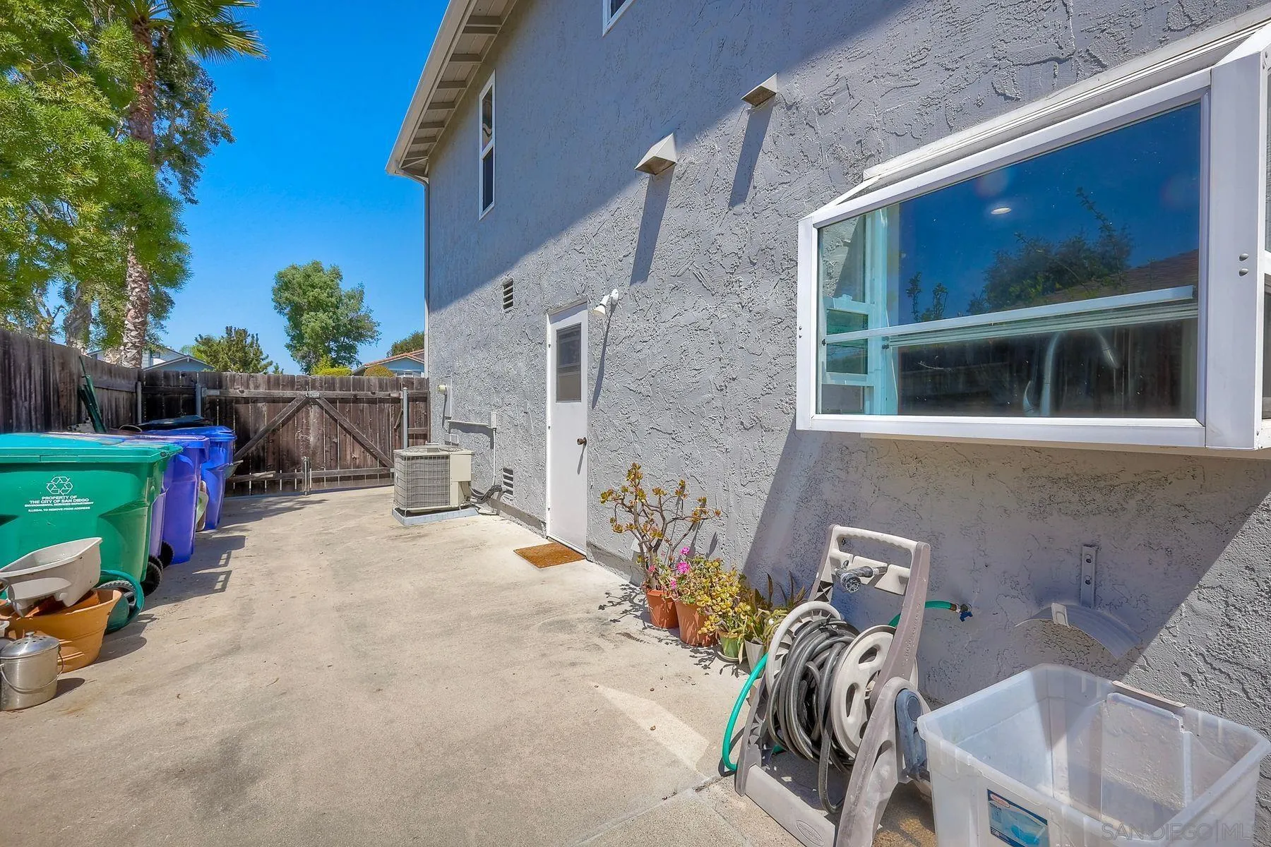10220 Avenida Magnifica