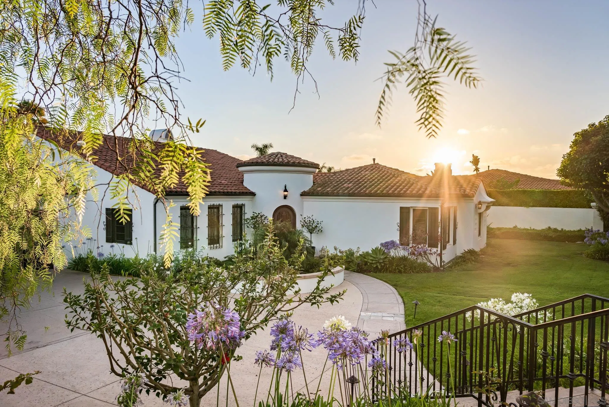 6171 Avenida Del Duque