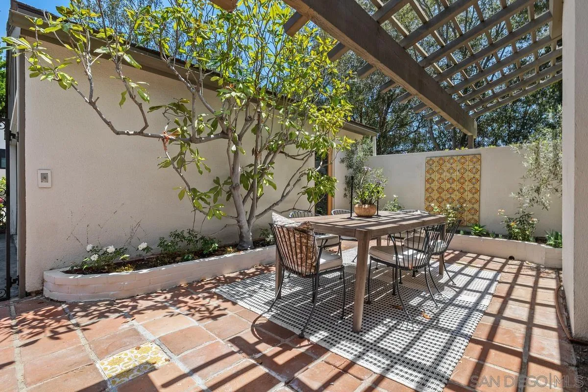 16902 Via De Santa Fe Unit Unit 7
