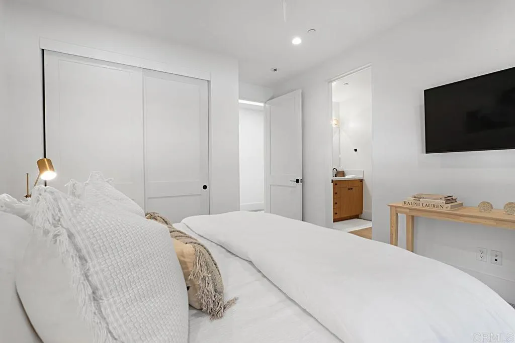 5508 Avenida Maravillas