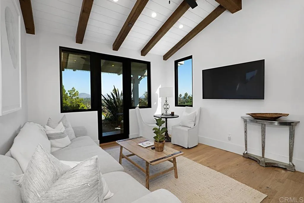 5508 Avenida Maravillas