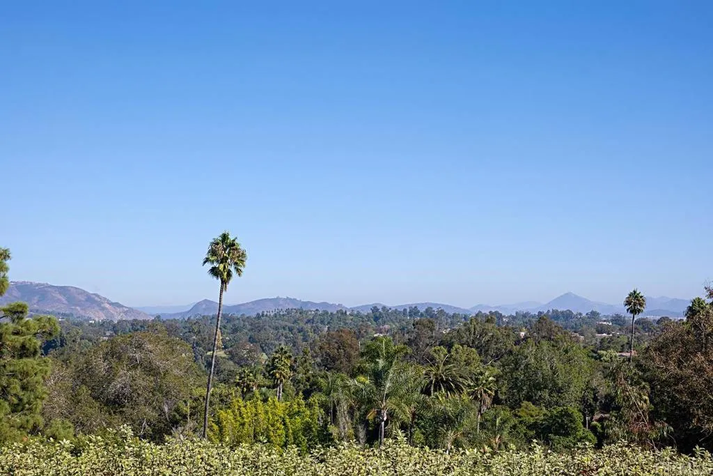 5508 Avenida Maravillas