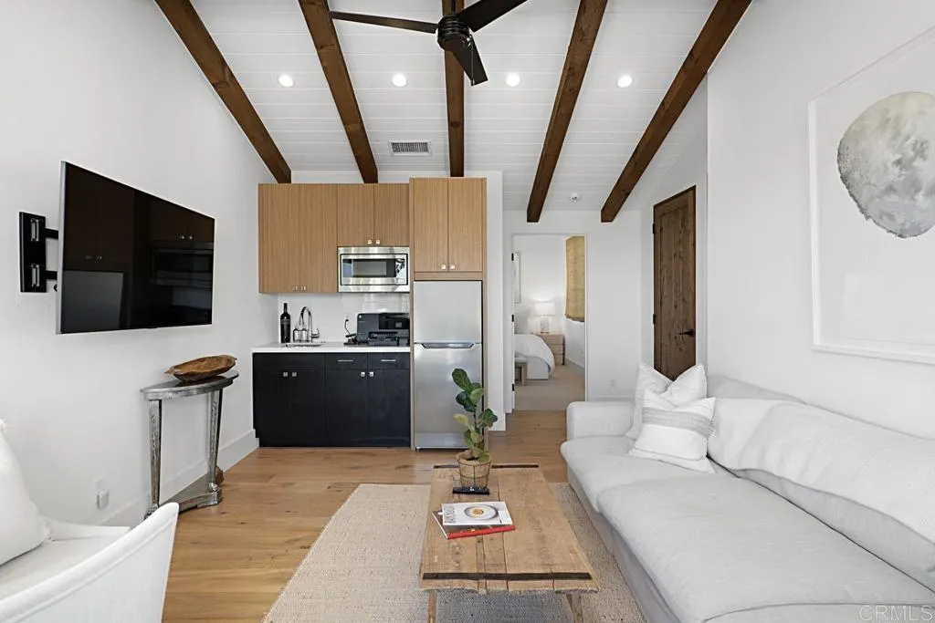 5508 Avenida Maravillas