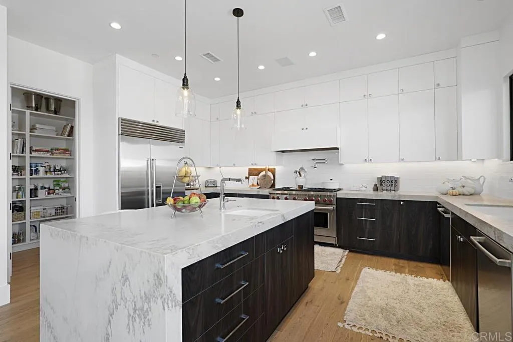 5508 Avenida Maravillas