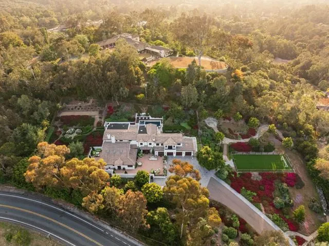 4946 Linea Del Cielo