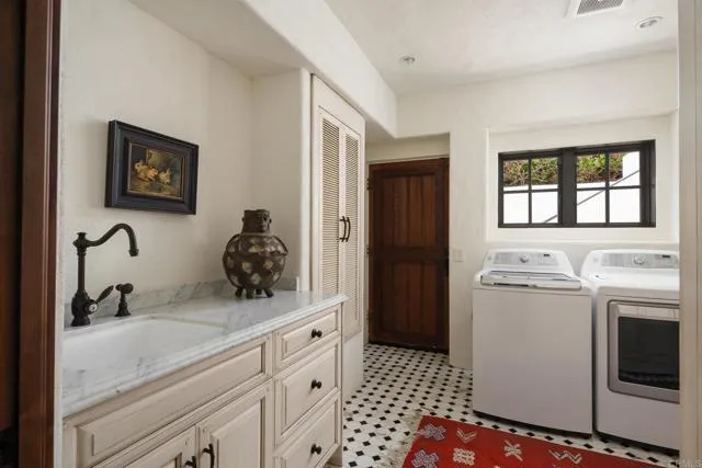 4946 Linea Del Cielo