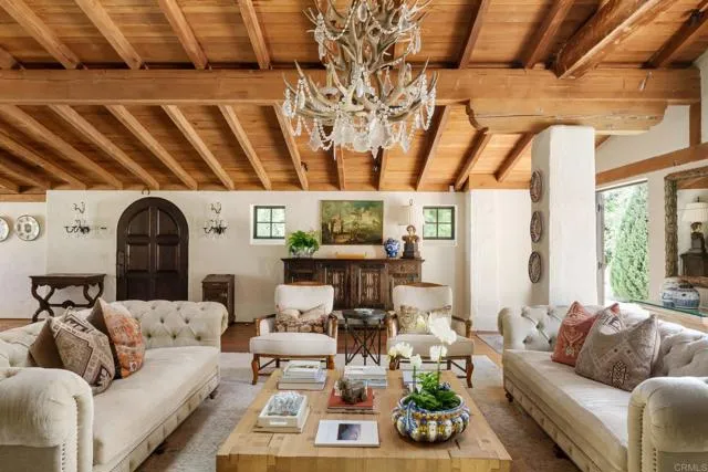 4946 Linea Del Cielo