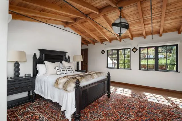 4946 Linea Del Cielo