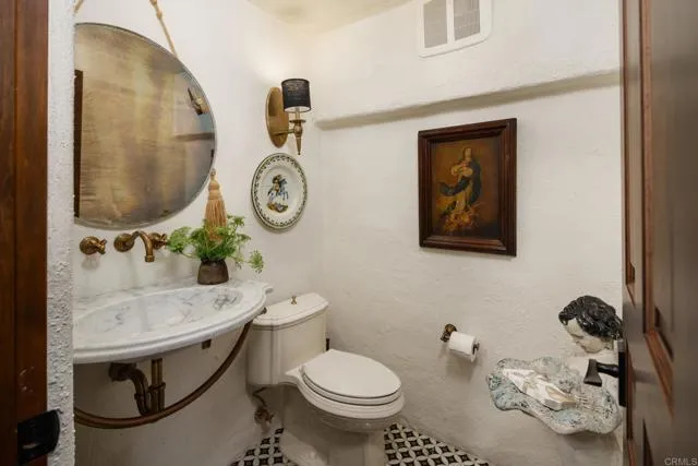 4946 Linea Del Cielo