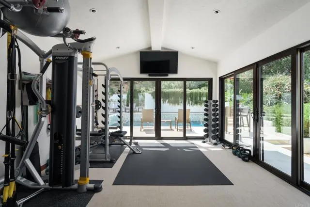 4946 Linea Del Cielo