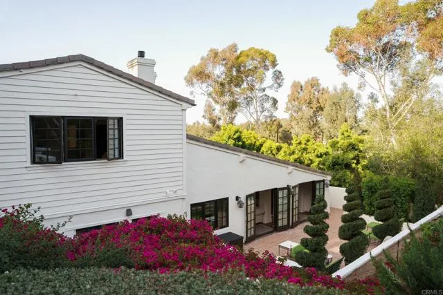 4946 Linea Del Cielo