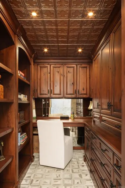 4946 Linea Del Cielo