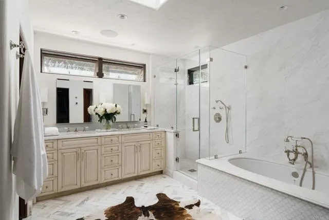 4946 Linea Del Cielo