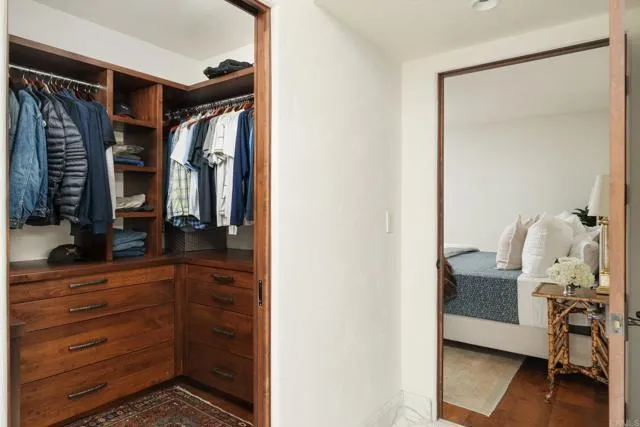 4946 Linea Del Cielo