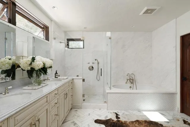 4946 Linea Del Cielo