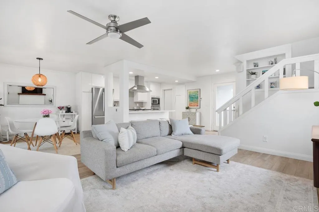202 Calle De Sereno