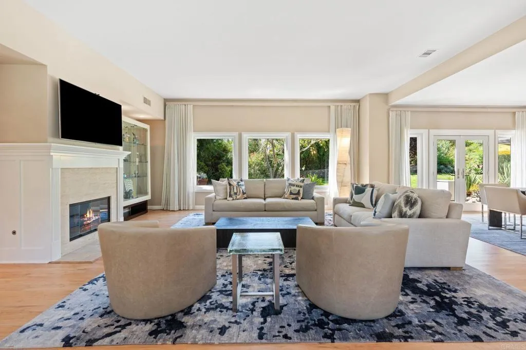 1229 Caminito Graciela