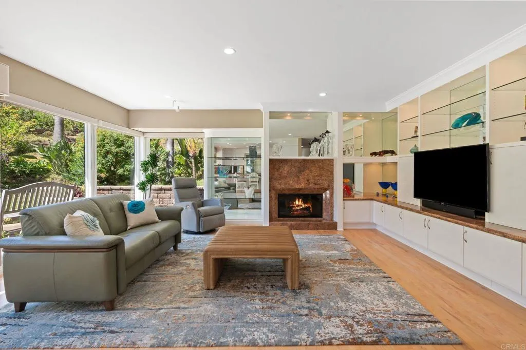 1229 Caminito Graciela