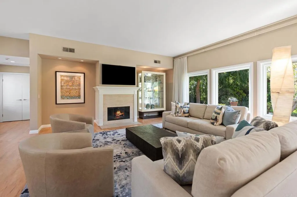 1229 Caminito Graciela