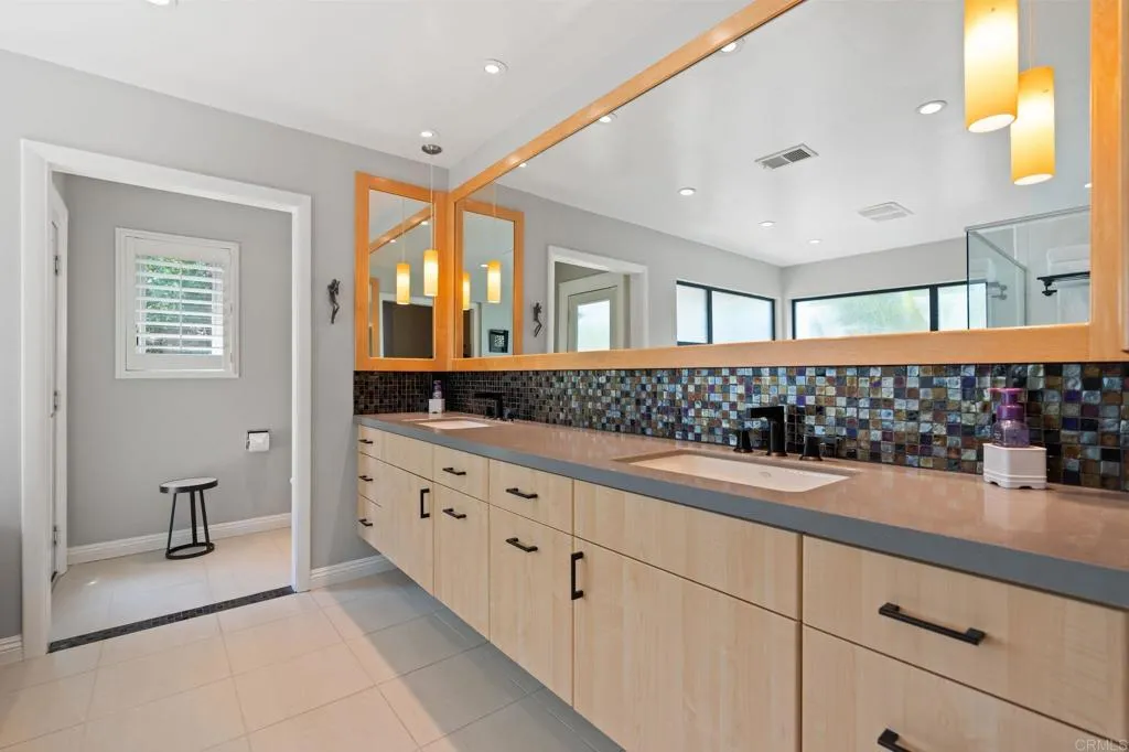 1229 Caminito Graciela